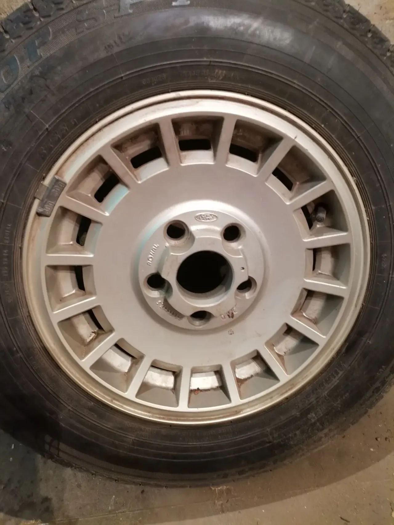 Шины R - 15, куплю диски