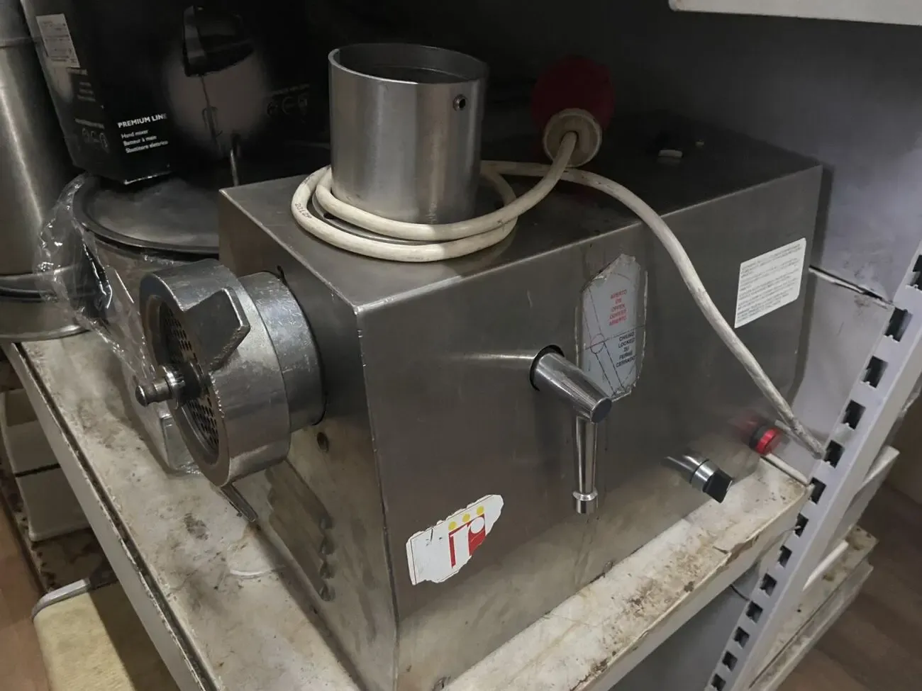 Мясорубка проффесиональная 5