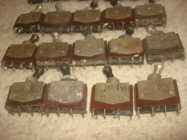 ТВ1-1 . ТВ1 -2 .ТВ1 - 4   Переключатель  10А . 220 В 10