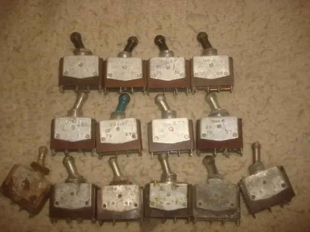 ТВ1-1 . ТВ1 -2 .ТВ1 - 4   Переключатель  10А . 220 В 5