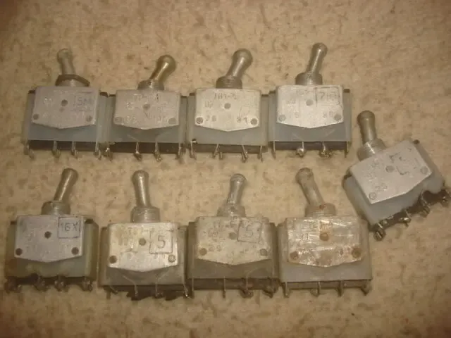 ТВ1-1 . ТВ1 -2 .ТВ1 - 4   Переключатель  10А . 220 В 4