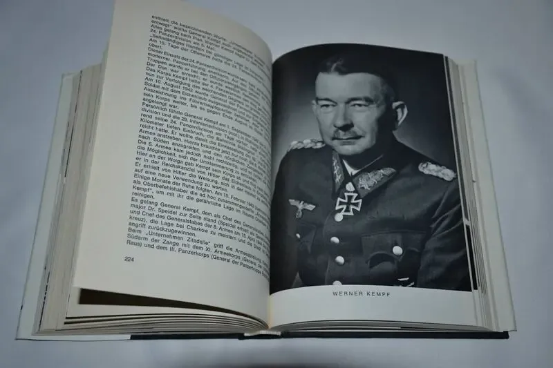 Драматическая история бронетанкового оружия и его храбрых солдат. В 8