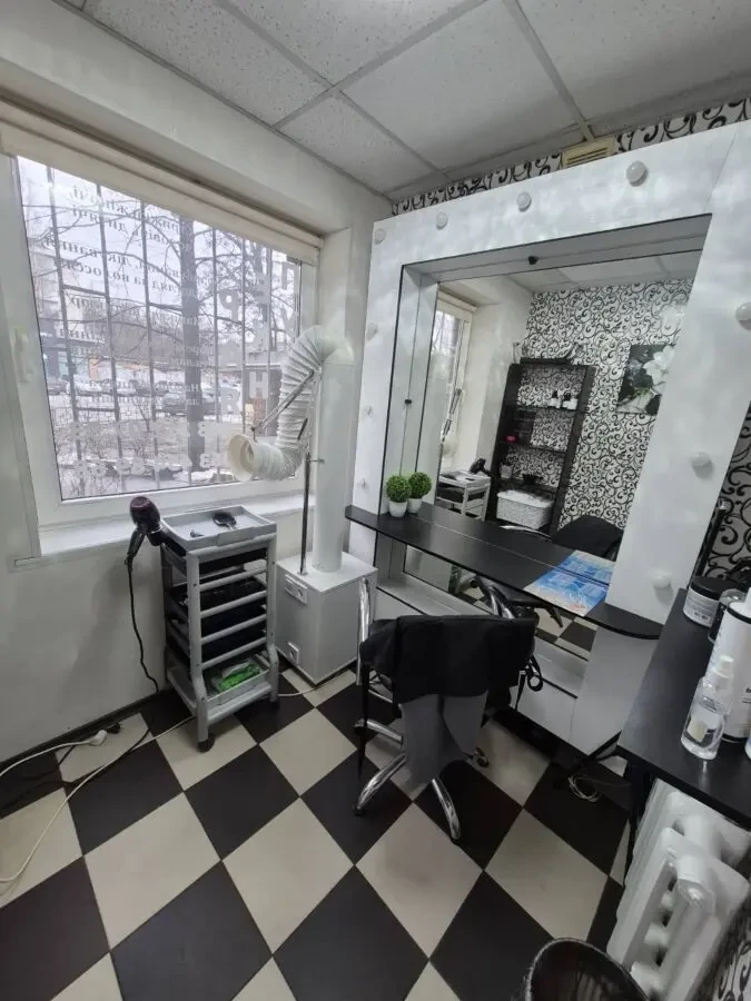 Аренда парикмахерского кресла/кератин/маникюр/педикюр/ресницы/брови 6