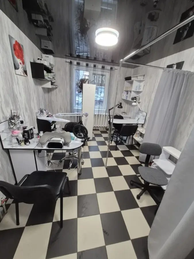 Аренда парикмахерского кресла/кератин/маникюр/педикюр/ресницы/брови 4