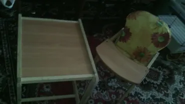 Детский стол- манеж   и стульчик.