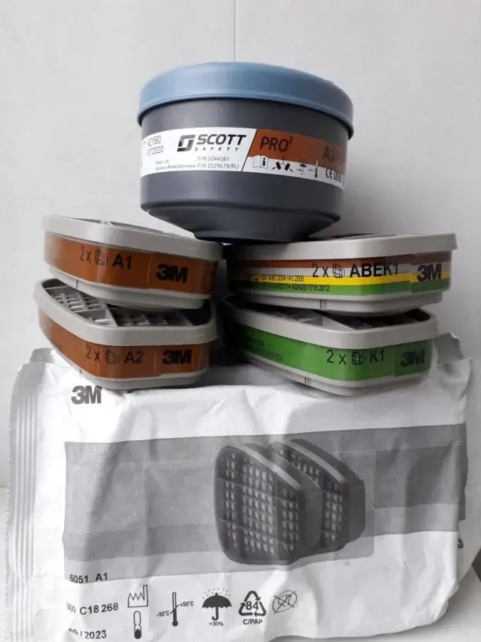 Полумаска 3М серии 6200. США, Канада. 4