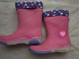 Продам недорого сапожки детские малинового цвета, размер 31-33