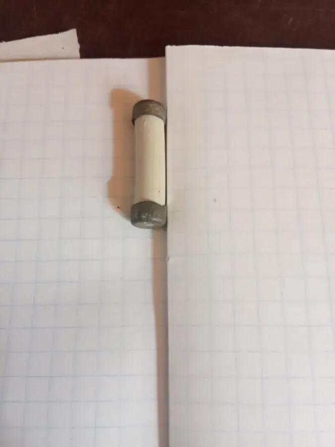 Вставка плавкая 10/380. Предохранитель  керамический 10А-380В.