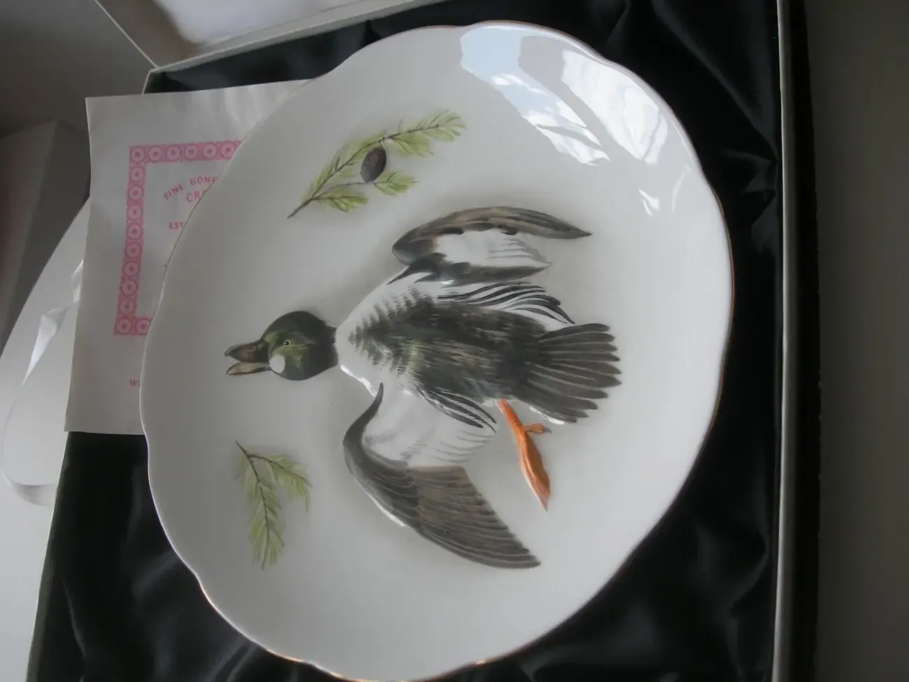 Тарелка, рельефная, утка, Crown Staffordshire, костяной фарфор 3