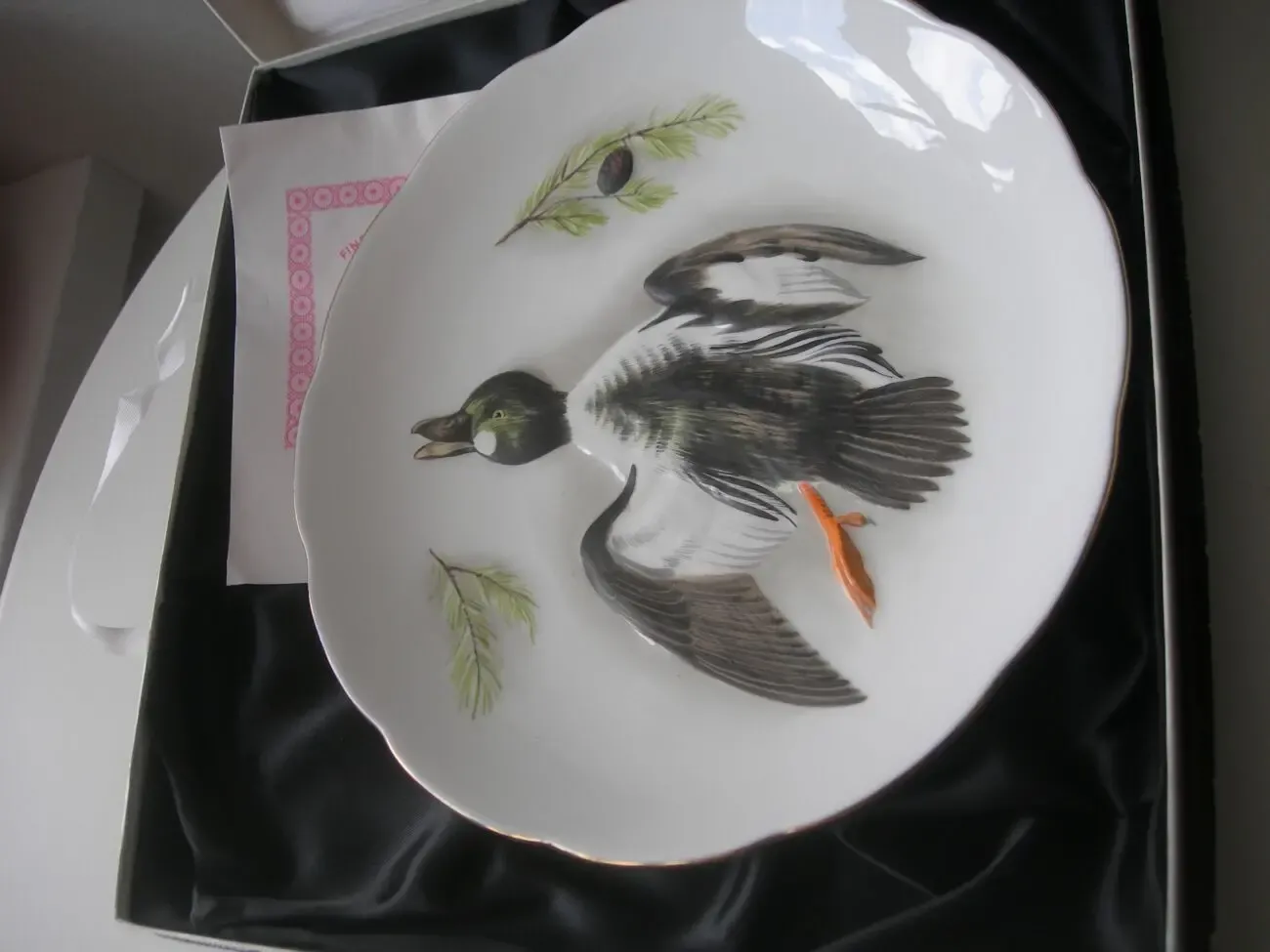 Тарелка, рельефная, утка, Crown Staffordshire, костяной фарфор 6