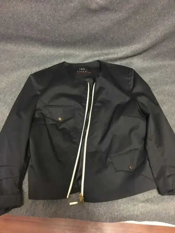 Пиджак черный девочкам 8