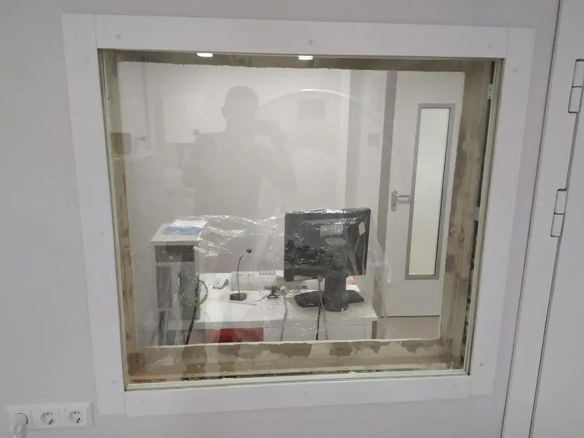 Рентгенозахисне скло RD 50; 2100х1050 мм (Рb=2,2 мм )