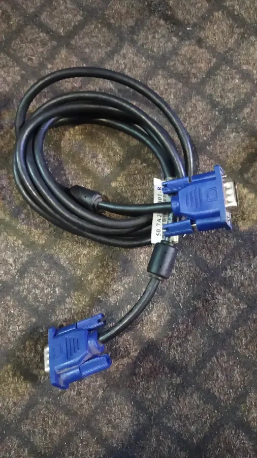 Шнуры питания и VGA 8