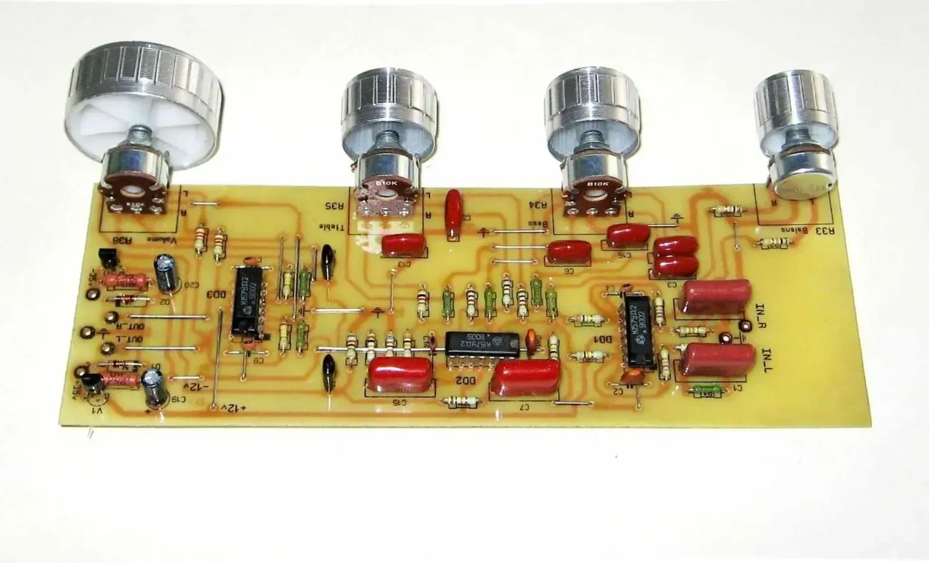 Усилитель предварительный - регулятор громкости, тембра и баланса 2
