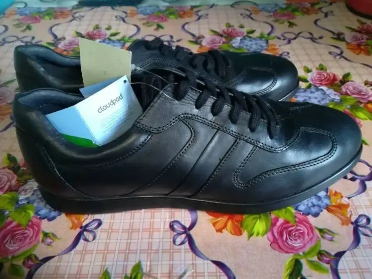 Новые кроссовки из Германии 46 размера . 8