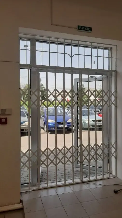Грати з металу розсувні на вікна, двері. Виготовлення та установка 6