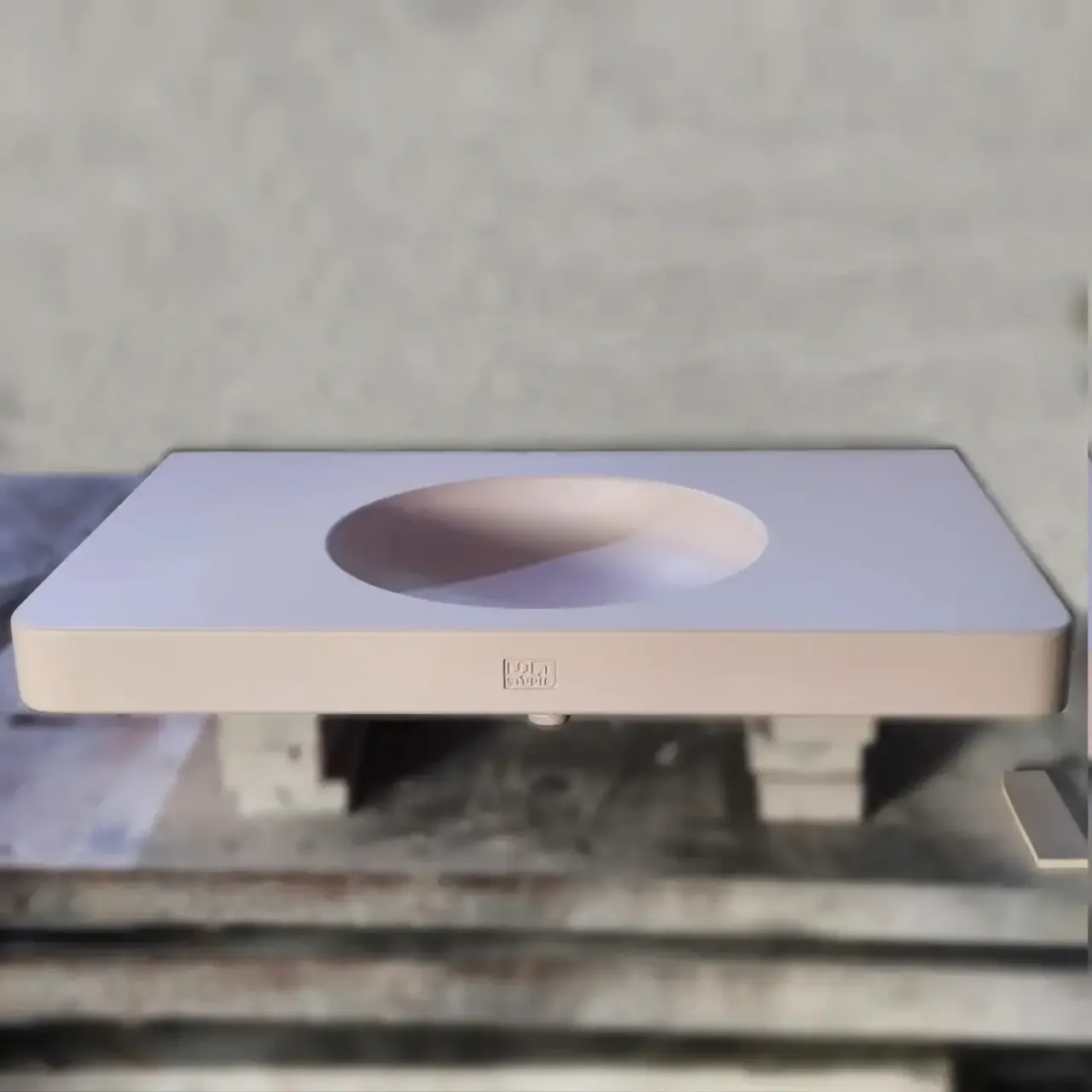 Умывальник розовый из бетона, столешница бетонная мойка, чаша,раковина