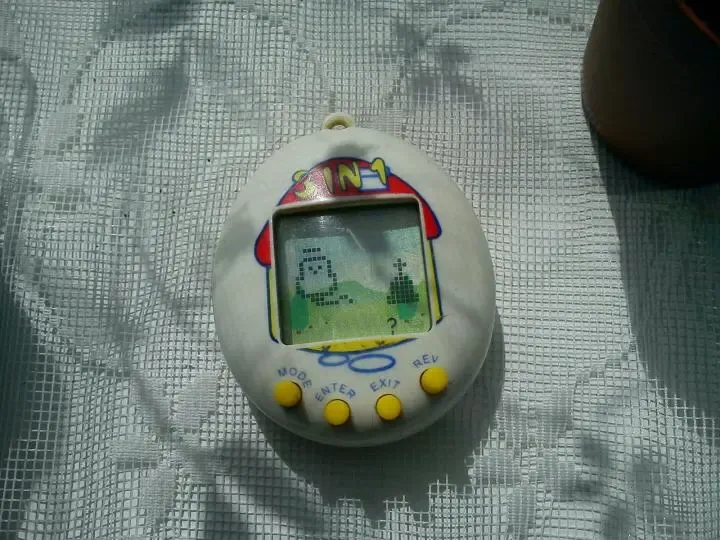 Придбаю тамагочі або стару электронну гру