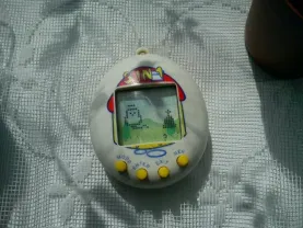 Придбаю тамагочі або стару электронну гру