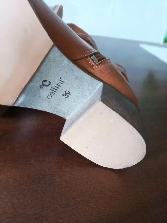 Демисезонные кожаные полусапоги cellini португалия 39р. новые 7