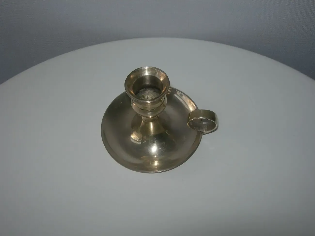 Подсвечник, с ручкой, бронза, Англия, с клеймом 2