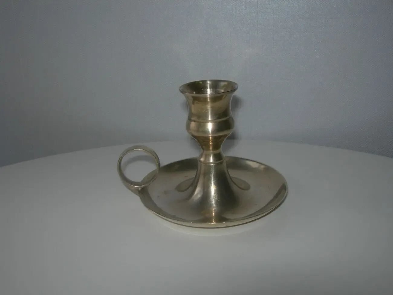 Подсвечник, с ручкой, бронза, Англия, с клеймом 6