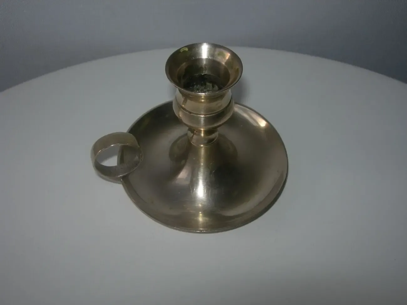 Подсвечник, с ручкой, бронза, Англия, с клеймом 5