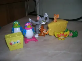 Набор игрушек по тематике известных мультфильмов