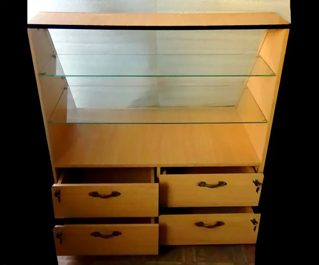 Продам для бизнеса , разборную витрину прилавок(ЛДСП). 2