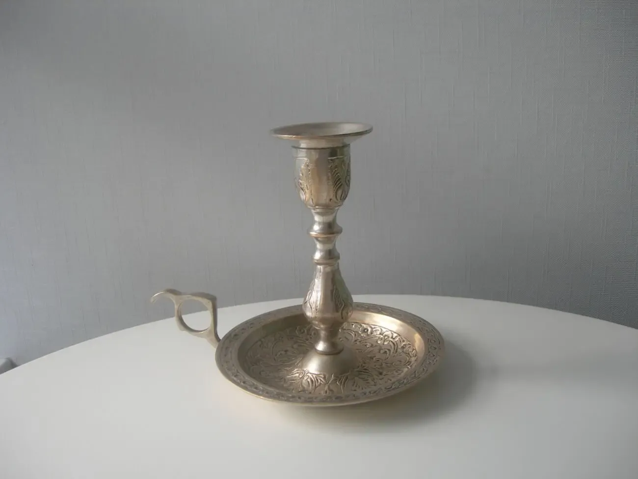 Подсвечник, с ручкой, бронза, серебрение, орнамент, Англия 2