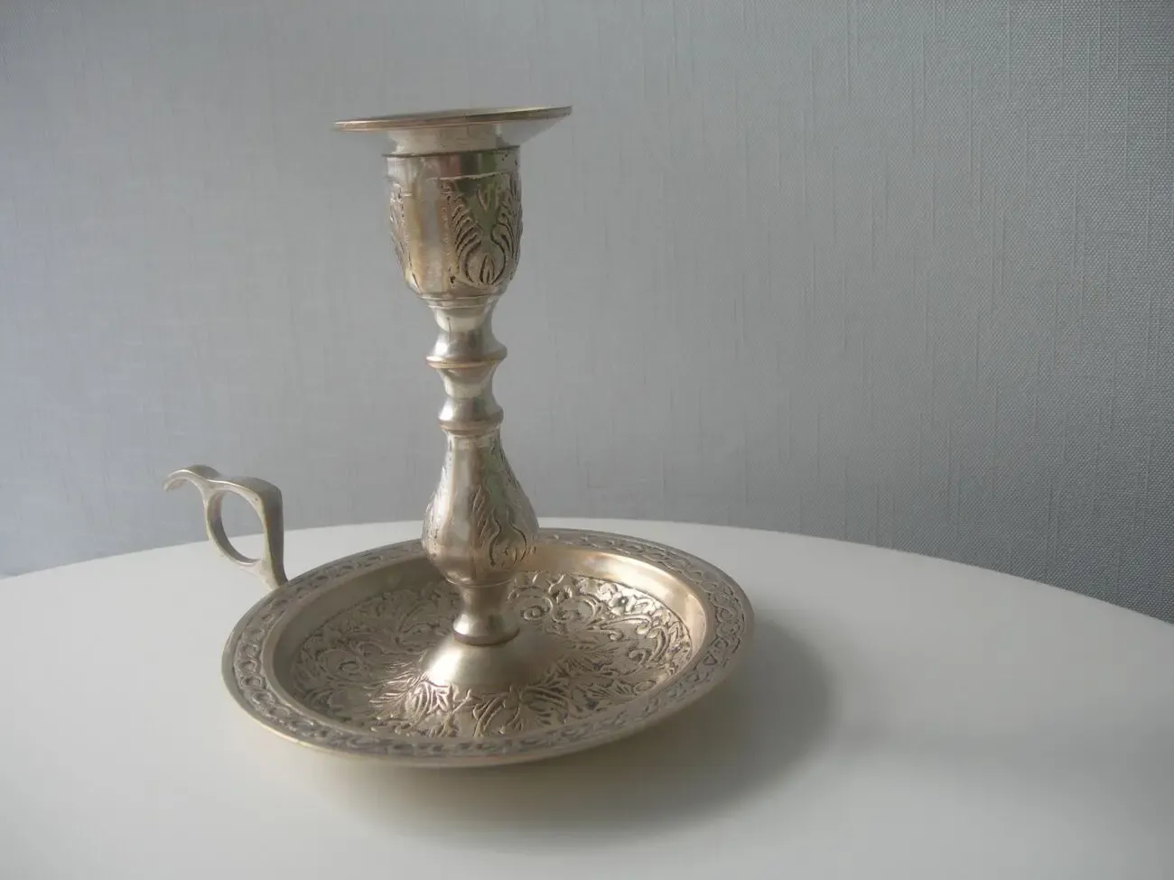 Подсвечник, с ручкой, бронза, серебрение, орнамент, Англия 3