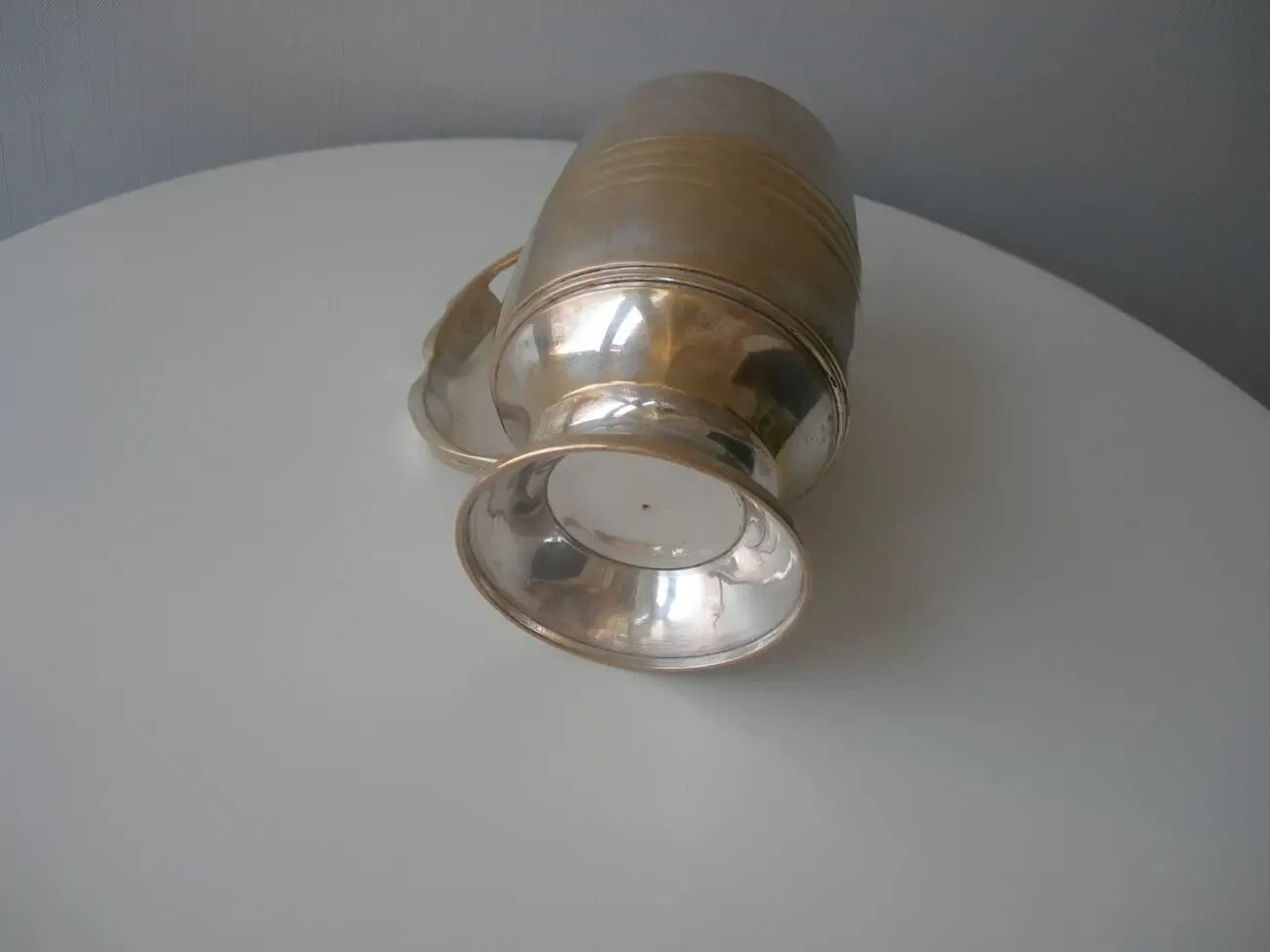 Бокал, кружка, с девушкой на ручке, бронза, Дания 5