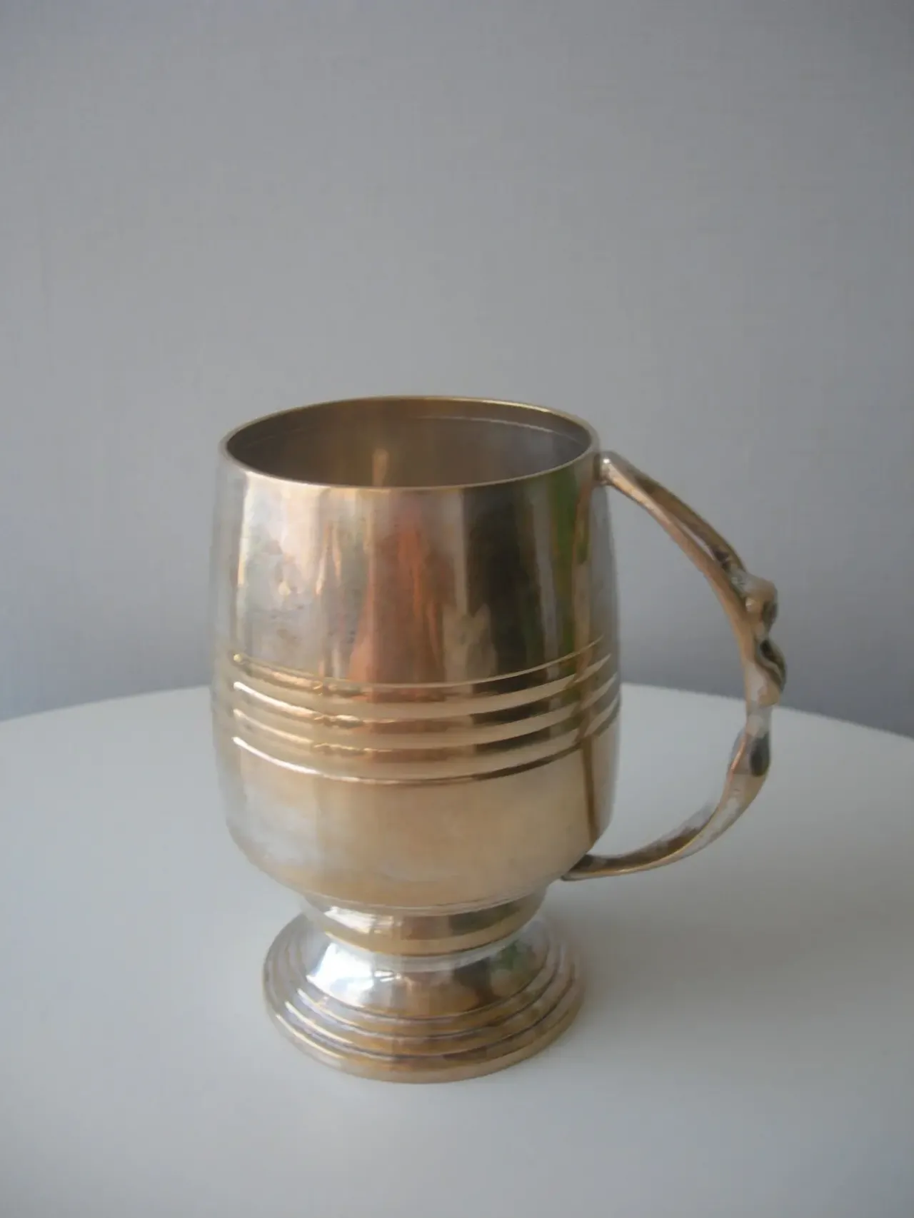 Бокал, кружка, с девушкой на ручке, бронза, Дания 6