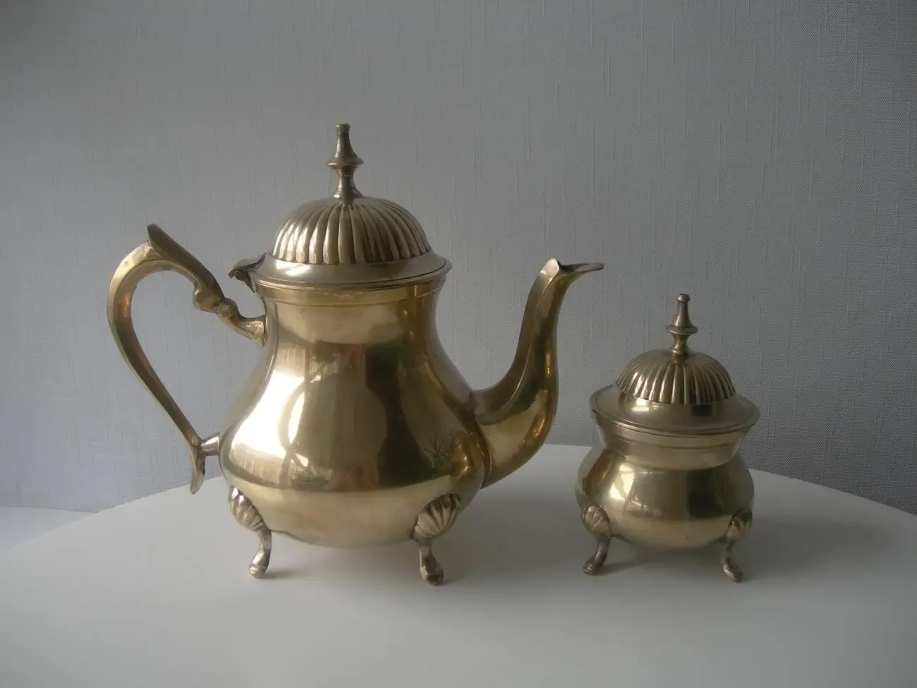 Чайник и сахарница, на лапах, бронза, массив, Англия 3