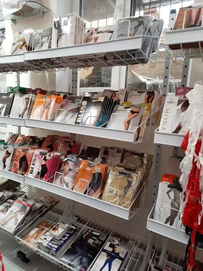 Торговая стойка для продажи выставки колготок, книг журналов 2