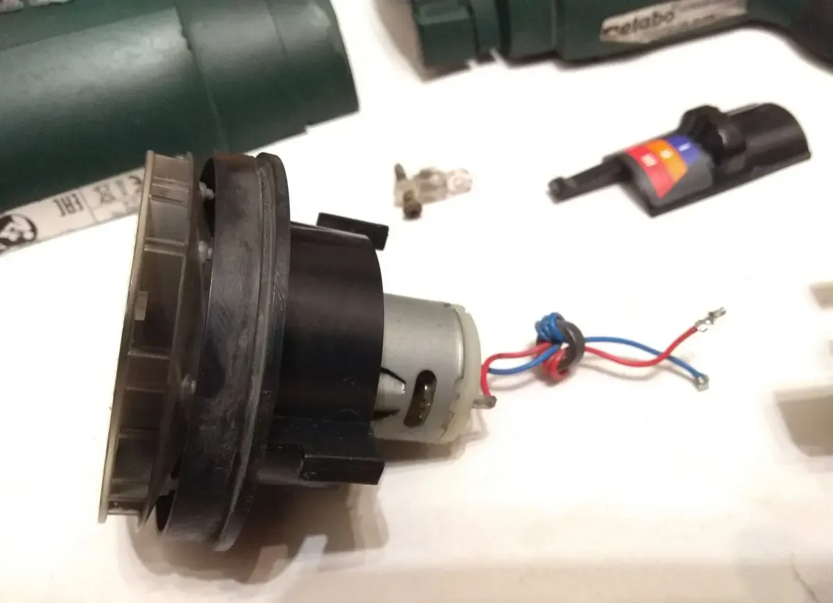 Запчасти фен Metabo HE 20-600 02060000 2