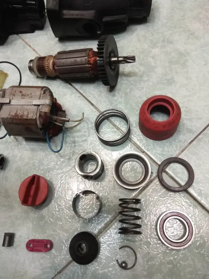 Запчасти перфоратор Makita HR2400 8