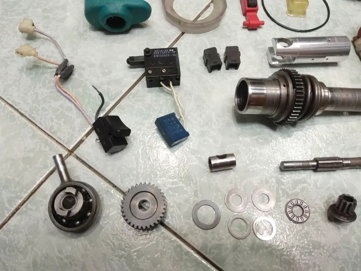 Запчасти перфоратор Makita HR2400 7