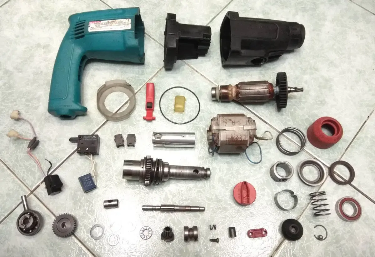 Запчасти перфоратор Makita HR2400