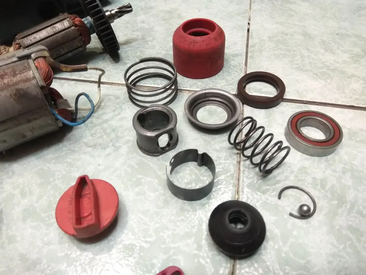 Запчасти перфоратор Makita HR2400 6