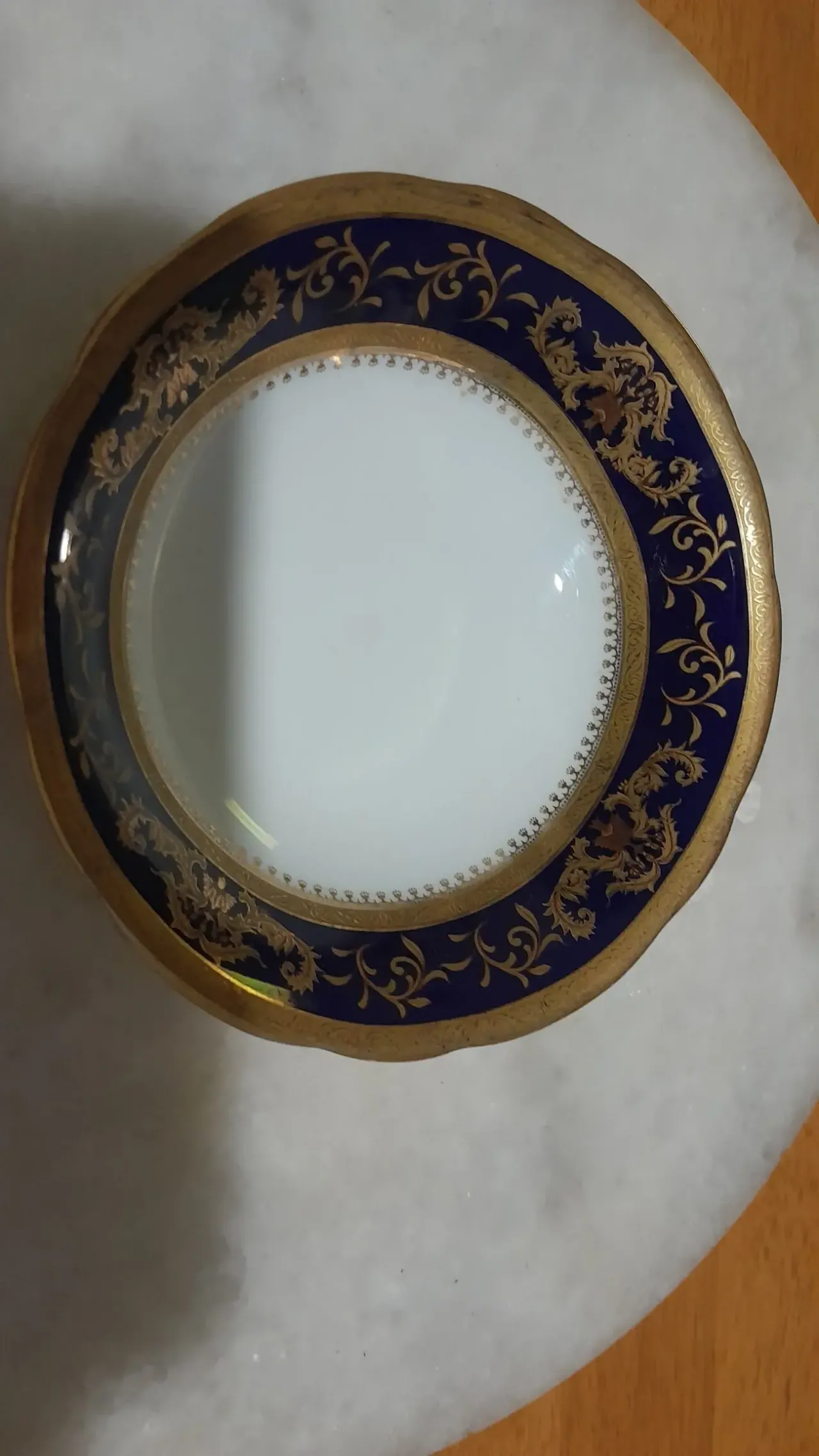 Красивая пирожковая тарелка с зототым узором 2