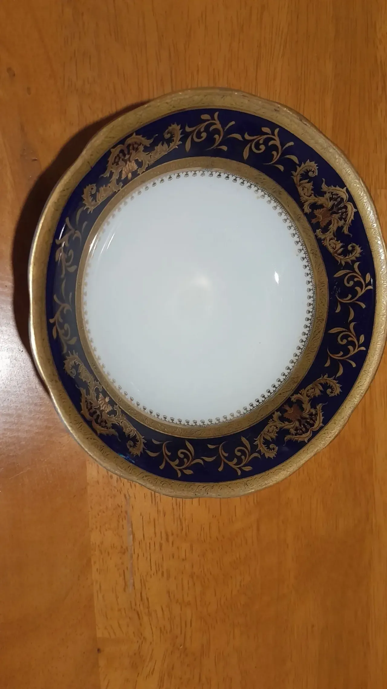 Красивая пирожковая тарелка с зототым узором 4