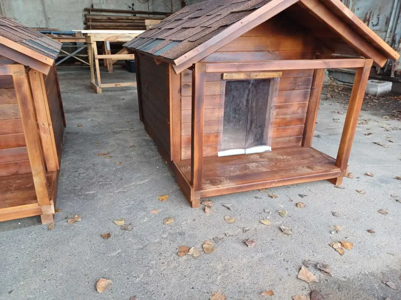 Будка для собак утепленная. будка для собаки из дерева. собачья будка.