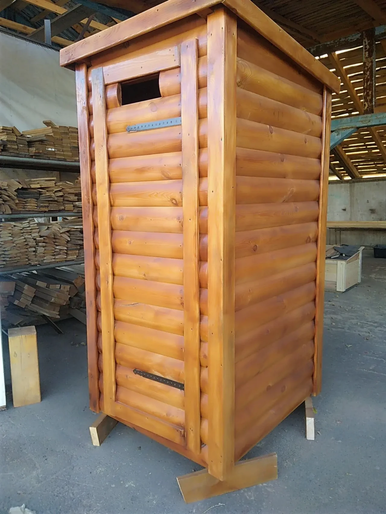 Дачный туалет. Деревянный туалет. Душ туалет из дерева. Туалет на дачу 3