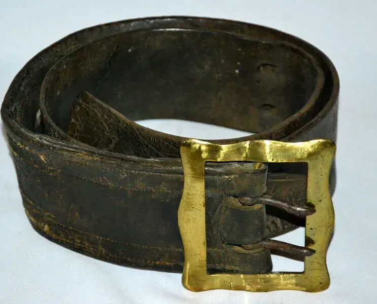 Поясной ремень для зимней одежды. Кожа,бронза. Ширина 8 см. Длинна 13