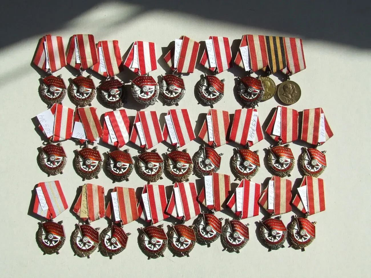 кольцо женское с рубином 583 проба 17-18 раз. вес 5.54 гр. 6МП 9