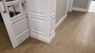 Установка плинтусов МДФ с подрезкой 45 в Харькове мастер-универсал