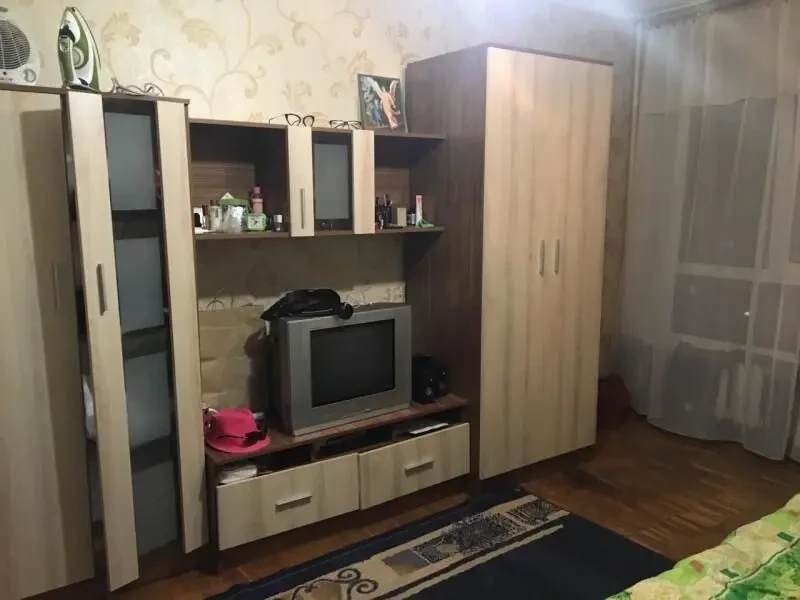 Комната  парню ул. Харьковское шоссе 51, жд вокзал Дарница.