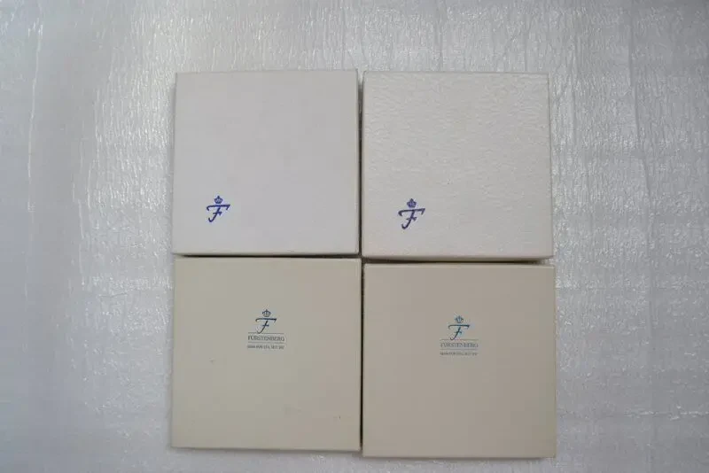 Юбилейные блюдца в оригинальной упаковке 3