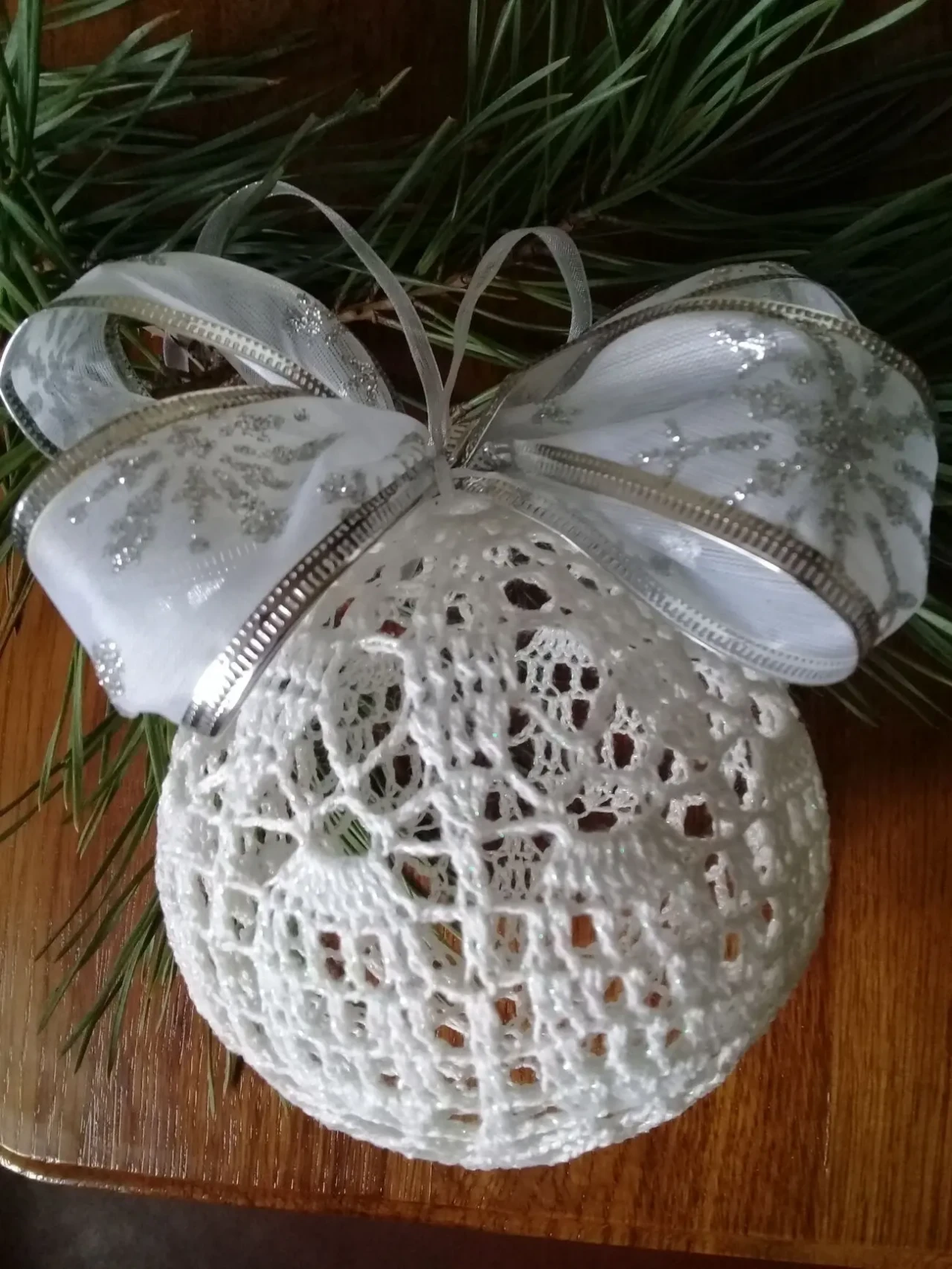 Новорічні іграшки